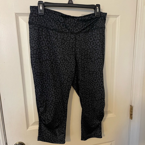 DANSKIN Capri Athletic Bundle Large - Picture 7 of 7